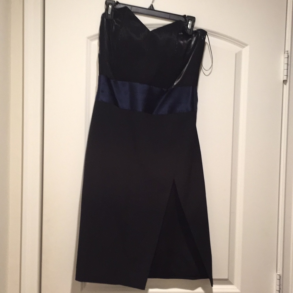 Short tuxedo, shiny black/blue belt big slit